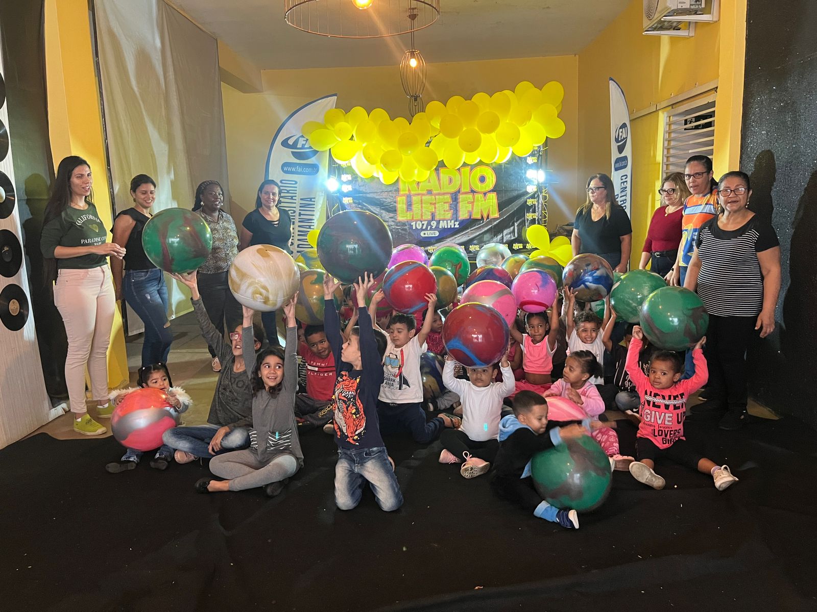 Semana das Crianças na Life FM: Cultura e Alegria em Destaque