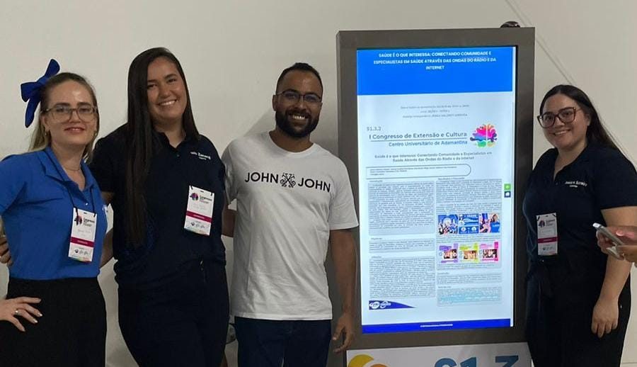 Alunas de Medicina apresentam trabalho sobre o programa “Saúde é o que Interessa” nos Congressos Científicos da FAI.