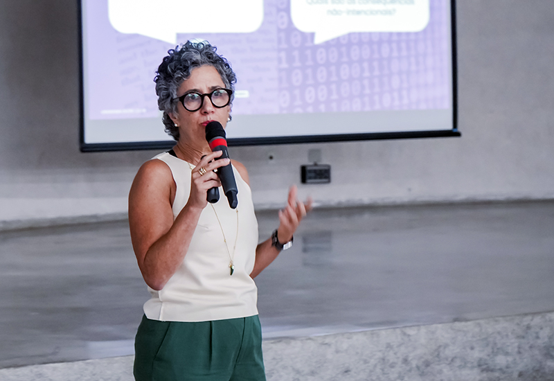 Palestra sobre inteligências humanas e  artificiais abre os Congressos Científicos 2024