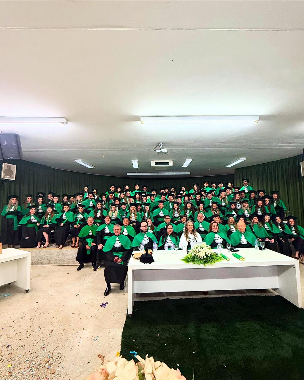 FAI forma 90 novos médicos na colação de grau da 5ª turma