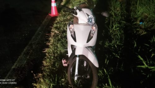 Após tombar moto, mulher é atropelada por carro e morre