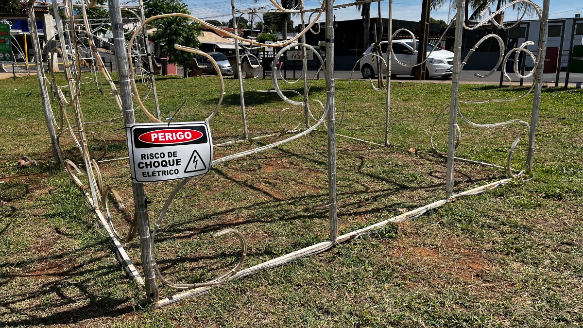 Em Adamantina, menino de 6 anos leva choque elétrico em decoração de natal no Parque dos Pioneiros