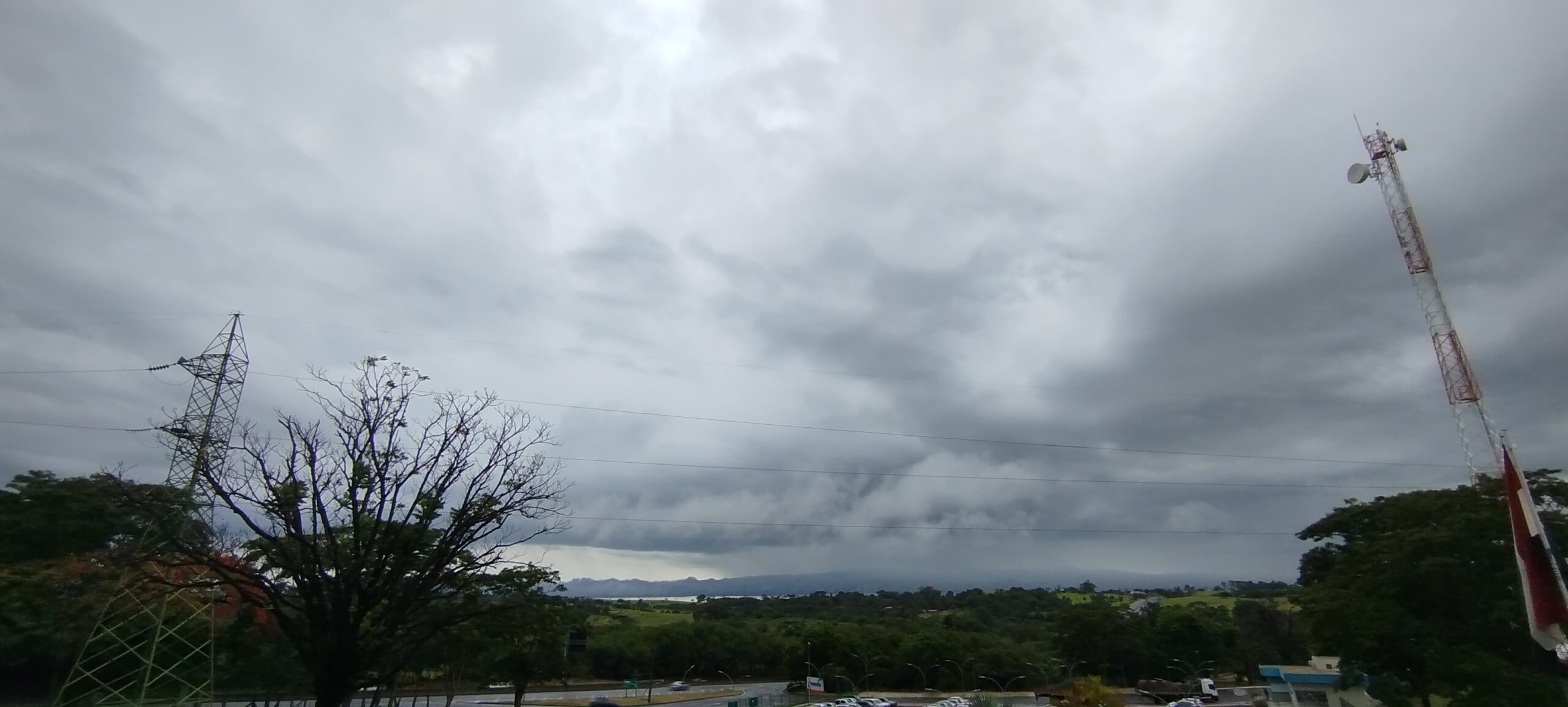 Com previsão de chuvas, Energisa reforça orientações para prevenir acidentes elétricos e prejuízos