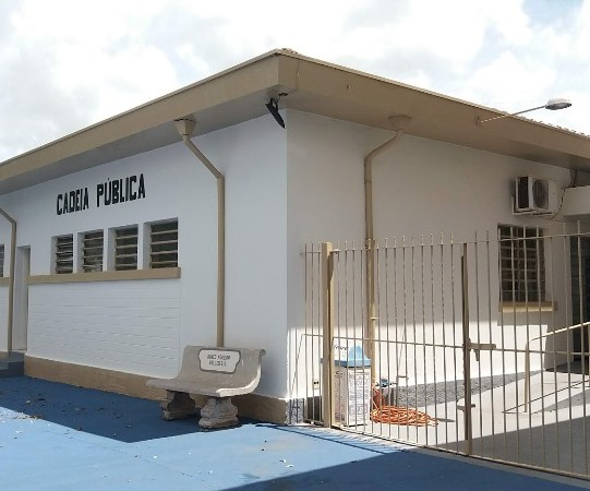 Irmãos suspeitos de envolvimento em homicídio se entregam a polícia em Adamantina