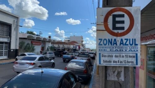 Motos estacionadas no perímetro da zona azul, fora dos bolsões, sofrerão cobrança de tarifa