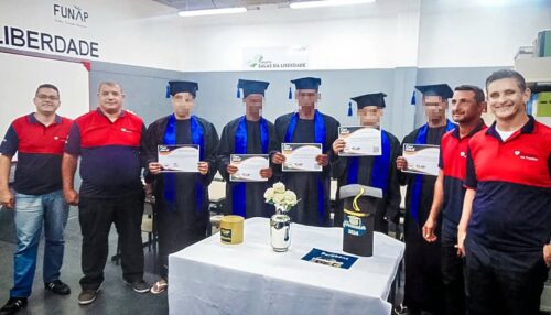 Universal nos Presídios realiza formatura de cursos profissionalizantes no CDP 2 de Pacaembu