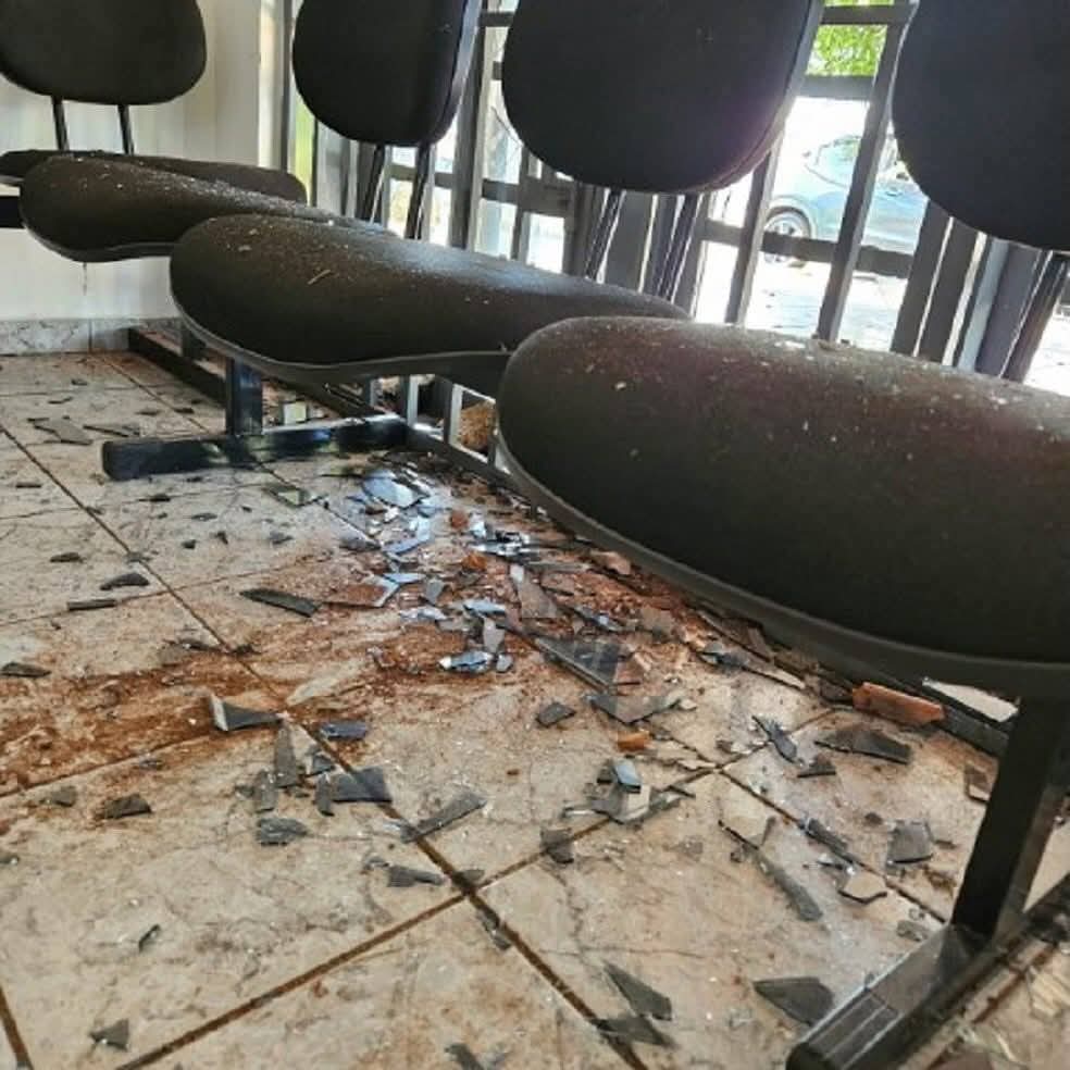 Drama e Caos em Ouro Verde: Mulher em Fúria Destrói Batalhão da PM e Termina Presa