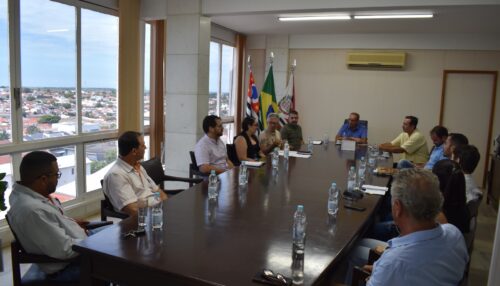 Prefeitura de Adamantina apresenta detalhes para execução do Programa “Adote o Verde” para empresas que atuam na cidade