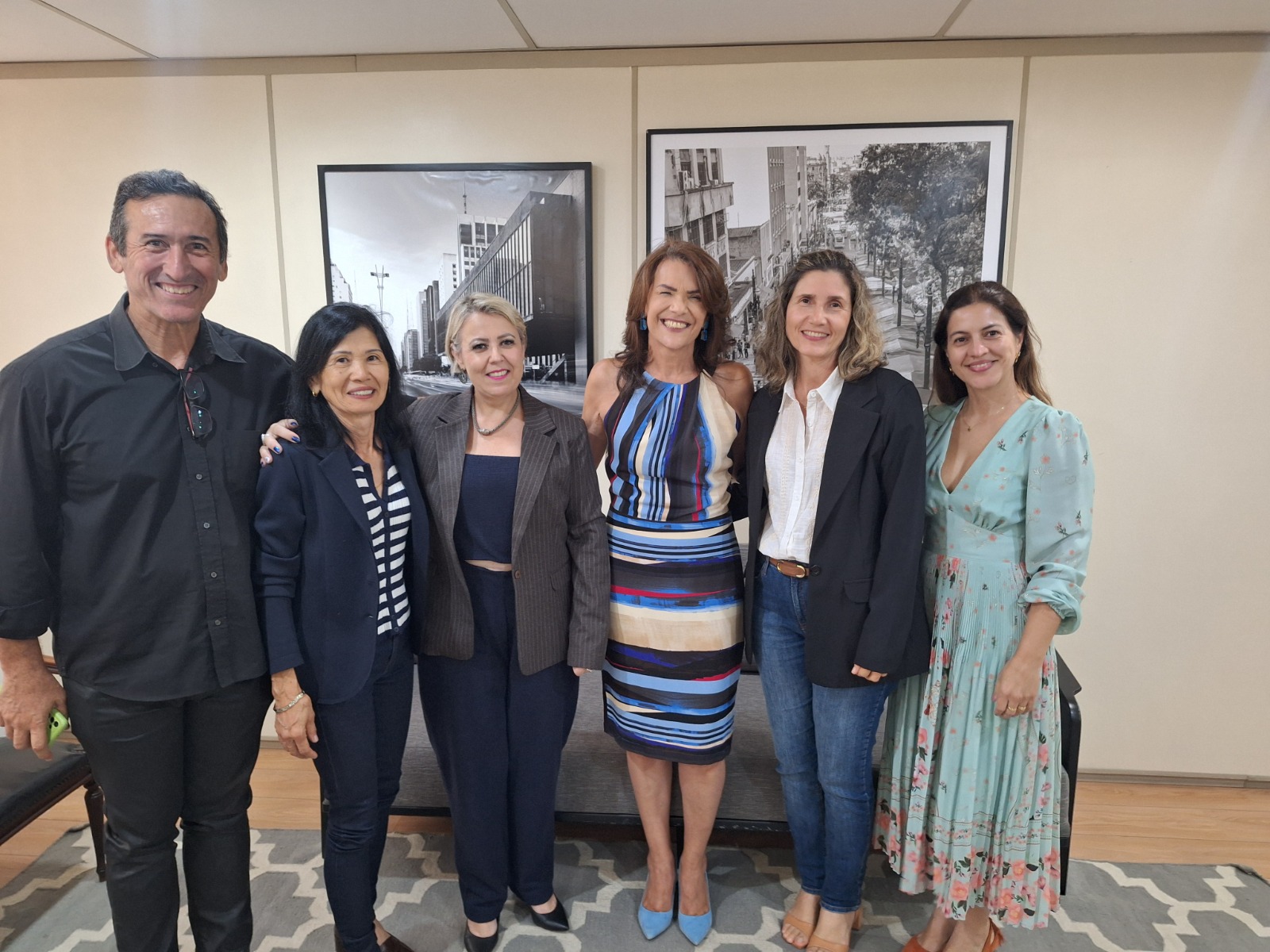 Equipe da Prefeitura de Adamantina participa de encontro na Secretaria de Políticas Públicas para Mulheres