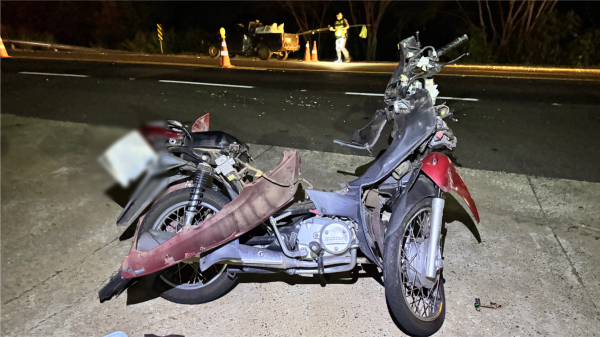 Motociclista fica ferida após colisão na SP-294 em Adamantina