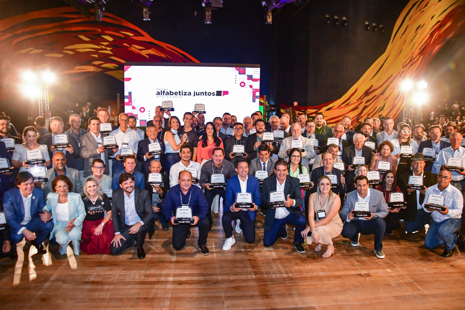 Adamantina conquista Prêmio Excelência Educacional e Fluência Leitora concedido pelo Governo do Estado de São Paulo