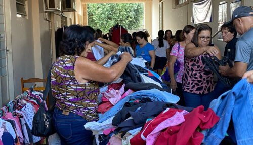 Bazar Solidário promovido pelo Fundo Social de Solidariedade continua até quinta-feira (3)