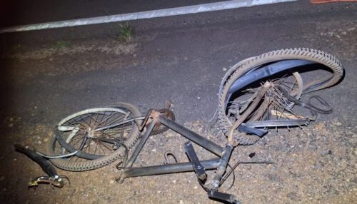 Ciclista é atropelado por caminhonete na Rodovia