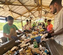 Materiais recicláveis são recolhidos somente às terças-feiras em Adamantina