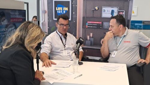 Podcast Itinerante da Life FM discute mobilidade e mercado automotivo na Via Japan Toyota Adamantina
