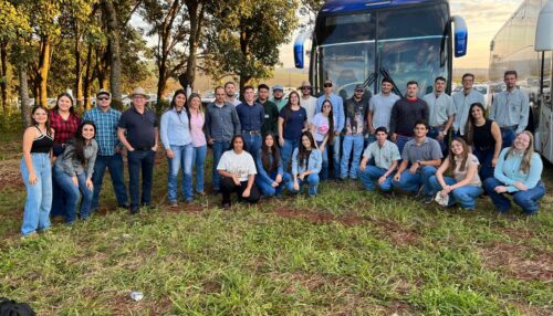 Alunos de Agronomia da FAI conhecem principais tendências e inovações na 30ª Agrishow