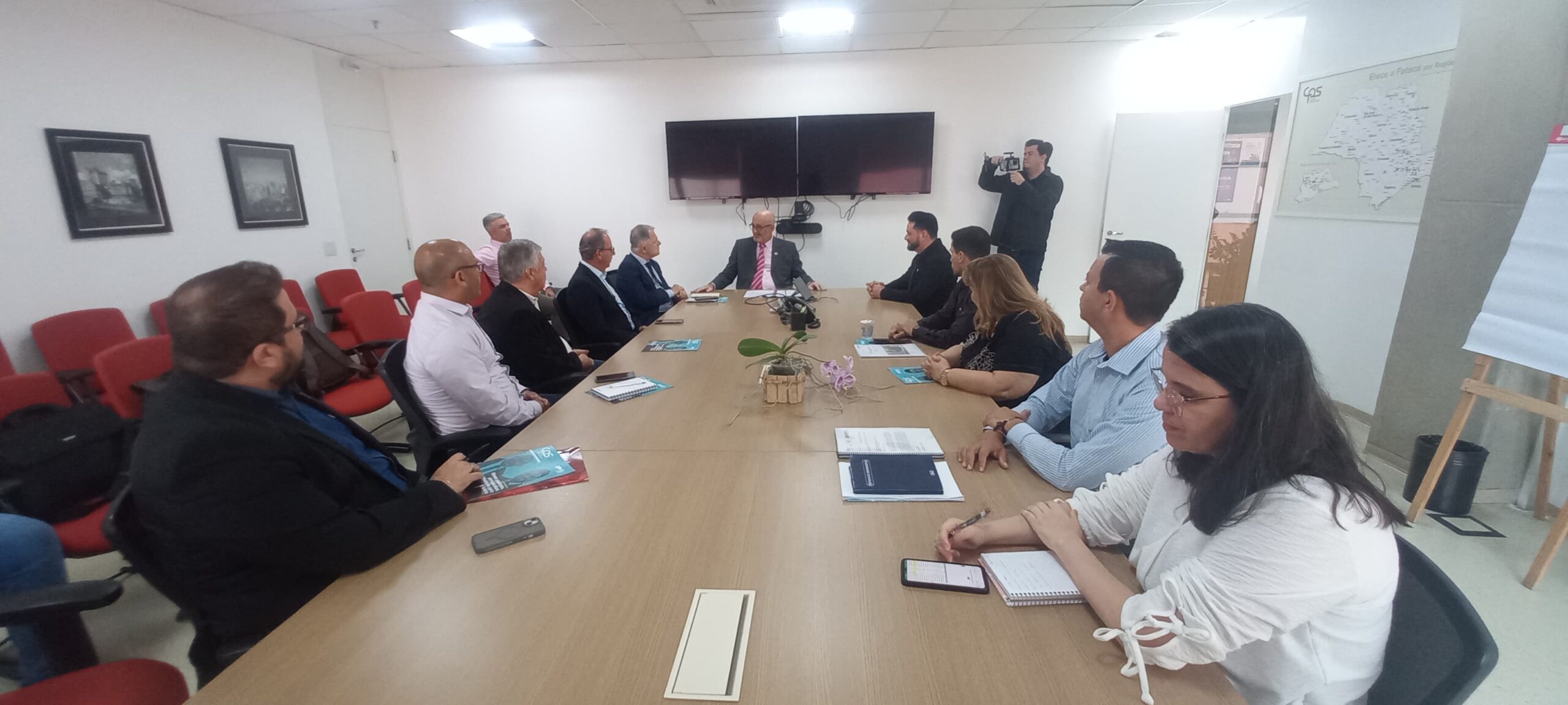 Ampliação da FATEC de Adamantina é pauta de reunião realizada em São Paulo