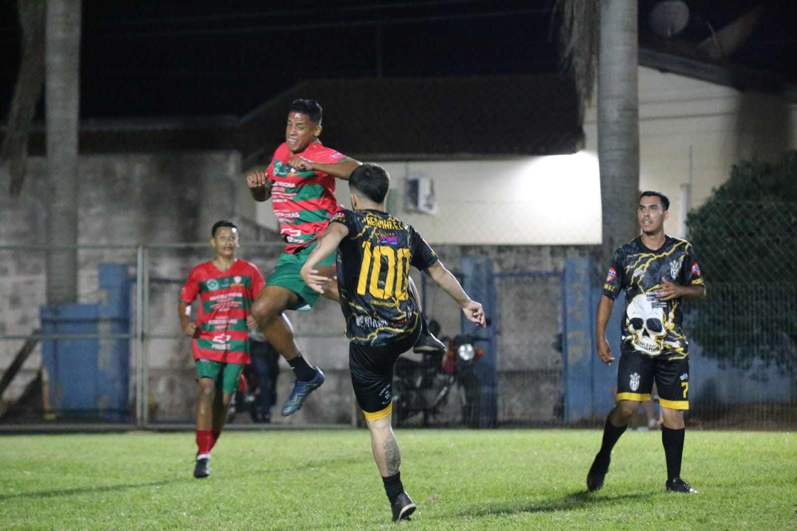 Vila Freitas recebe jogos da Copa Pratas da Casa nesta quinta-feira (15), a partir das 19h