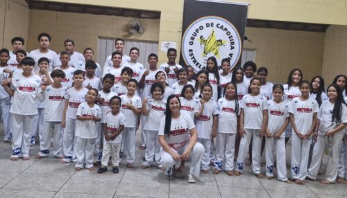 Em apoio a projeto comunitário, FAI doa  uniformes a grupo de capoeira de Adamantina