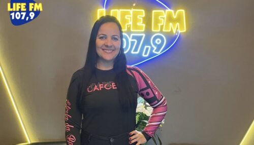 FAI doa uniformes ao grupo de capoeira Estrela da Barra