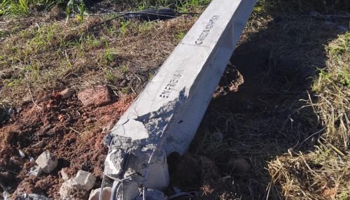 Em um único dia, dois veículos batem contra postes e causam interrupção da energia para 2,6 mil clientes em Prudente