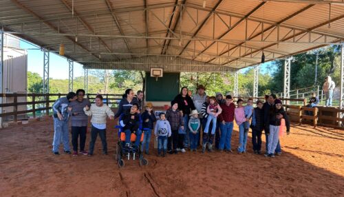 Superação a Cavalo: A Força da Equoterapia na APAE