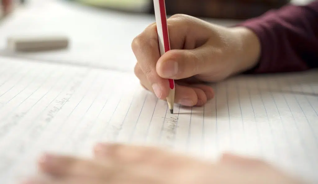 Governo de SP endurece regras para conter faltas injustificadas de professores