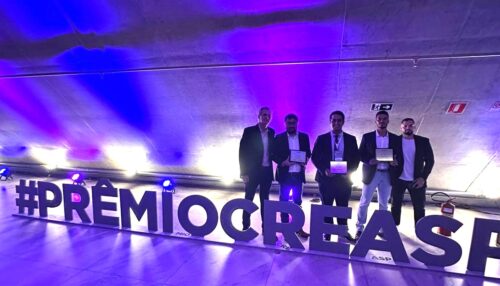 Egressos e docente da FAI recebem homenagem do CREA-SP