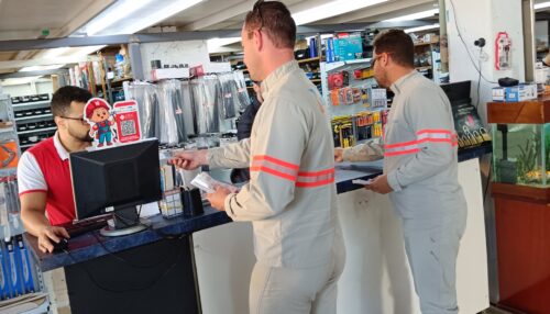 Uma imagem contendo desenho Descrição gerada automaticamente Durante blitz de orientações em Adamantina, Energisa divulga 1º Encontro Guardião da Segurança