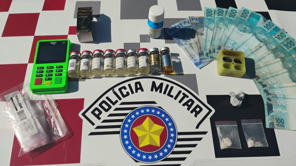 Homem é preso pela PM em Adamantina com drogas, dinheiro e anabolizantes de uso proibido