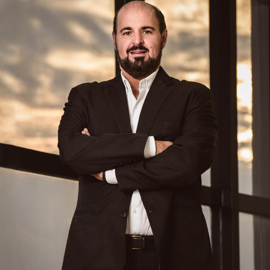 Docente da FAI lança livro em coautoria sobre futuro da liderança