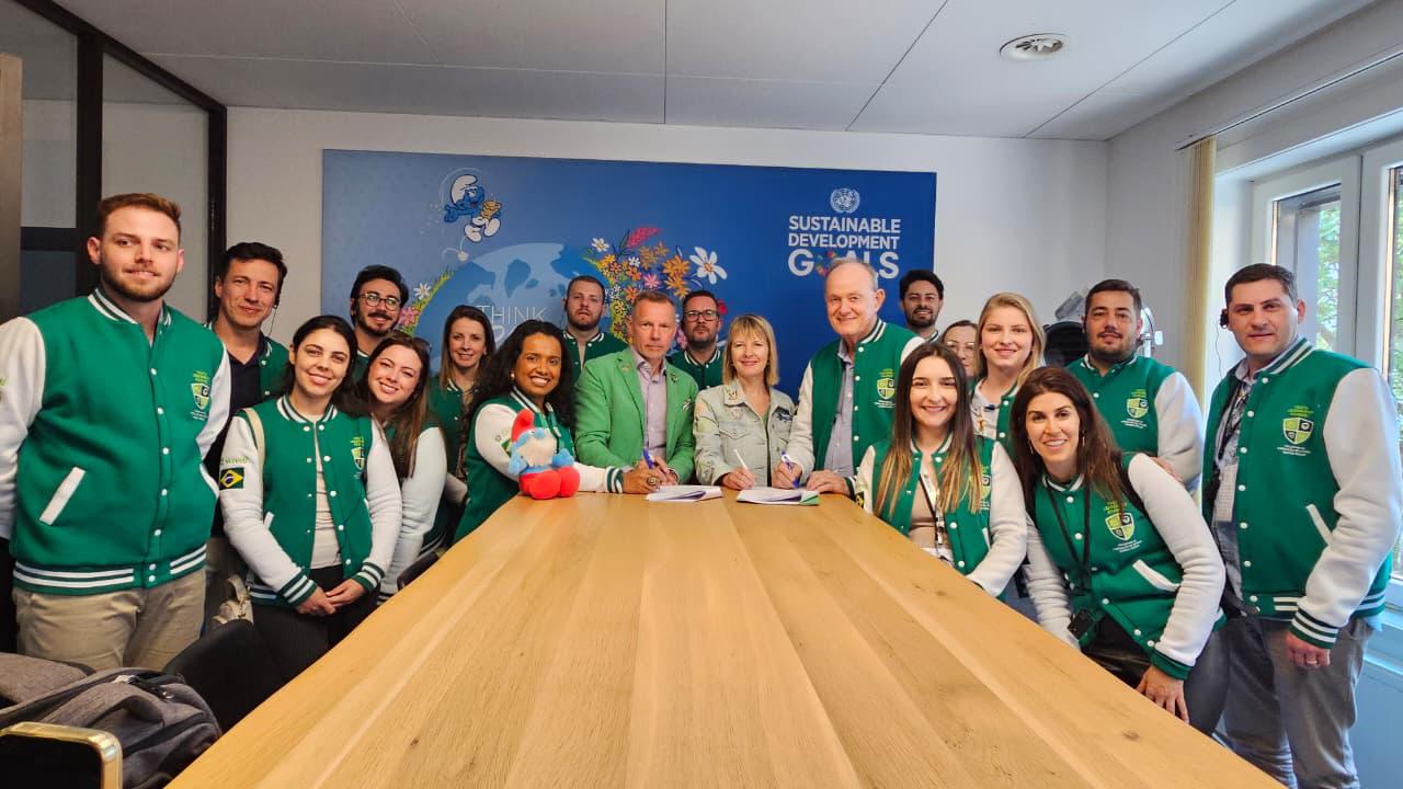 Sustentabilidade: Sicredi e Smurfs renovam parceria até 2027