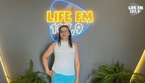 Entrevista com a especialista Maria Amélia Marinho aborda tricologia e cuidados com os cabelos