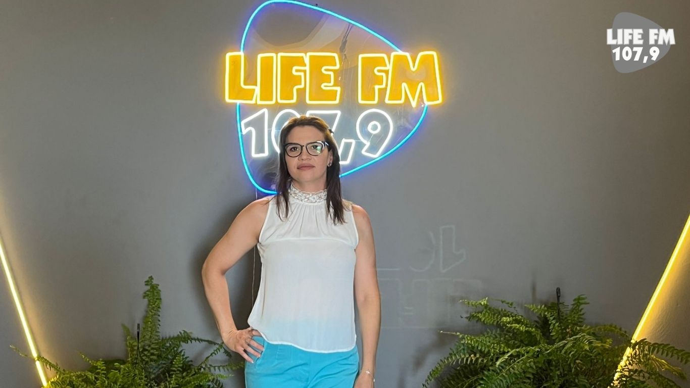 Entrevista com a especialista Maria Amélia Marinho aborda tricologia e cuidados com os cabelos