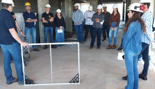 Alunos de Engenharia Civil da FAI unem teoria e prática em visitas a canteiros de obras