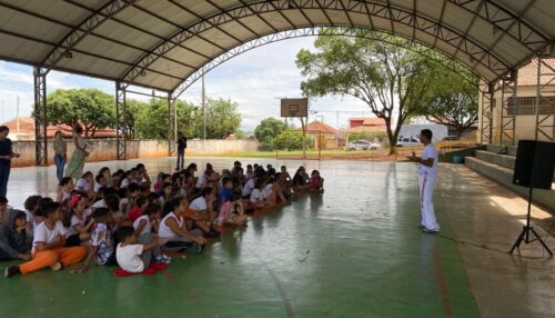 Com tarde inclusiva, Escola Municipal Teruyo Kikuta realiza palestra educativa sobre a capoeira