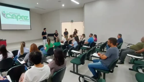 Capaz reúne empresas parceiras e passa orientações sobre regras de contratos de aprendizagem