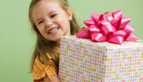 Procon de Adamantina orienta consumidores sobre compras de presentes para crianças