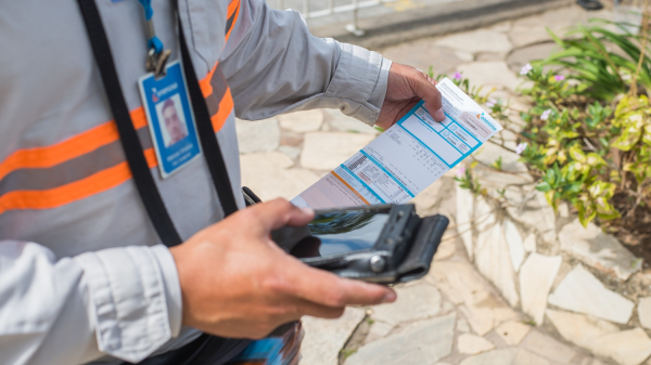 Com oportunidades para mulheres, Energisa contrata leituristas para trabalhar em Adamantina