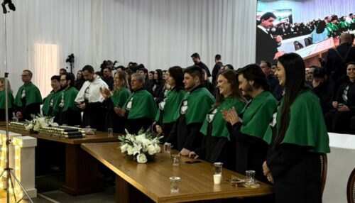 FAI realiza colação de grau de 100 novos médicos