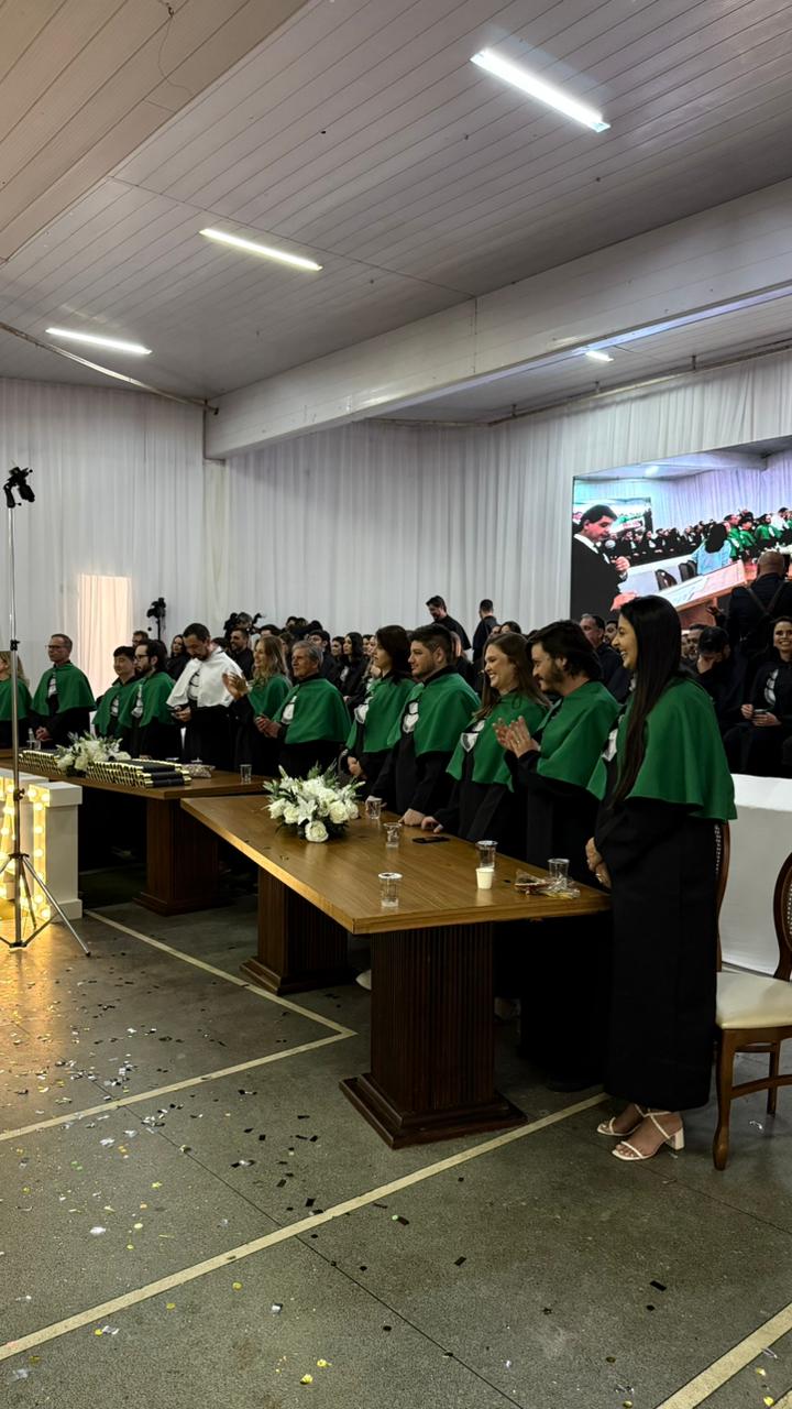 FAI realiza colação de grau de 100 novos médicos