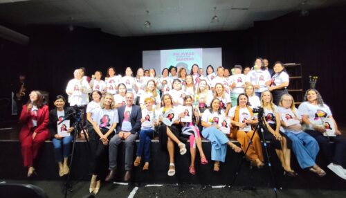 Histórias de superação ganham voz no lançamento do livro “Palavras Tecidas em Imagens” em Adamantina