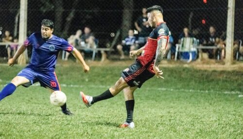 Os dois primeiros semifinalistas da Copa Regional Amizade serão definidos na noite desta terça-feira (2), no Parque Cecap