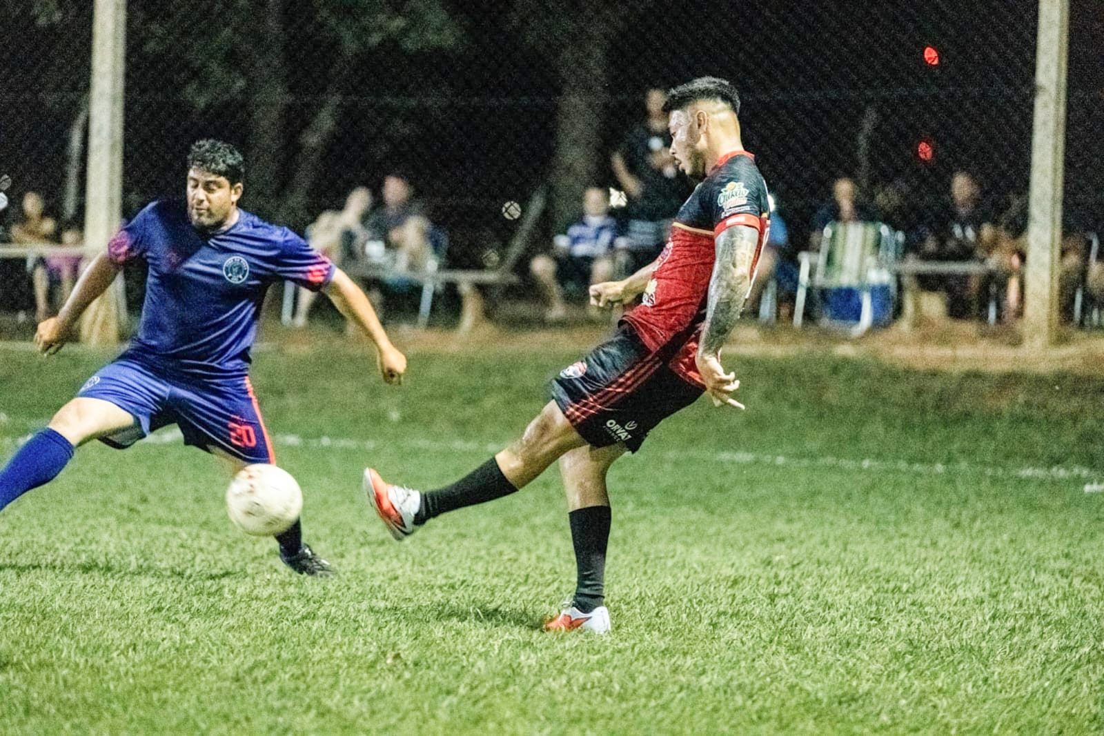 Os dois primeiros semifinalistas da Copa Regional Amizade serão definidos na noite desta terça-feira (2), no Parque Cecap