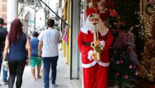 Com Natal e injeção de 13º, varejo paulista terá maior faturamento mensal da história, diz FecomercioSP