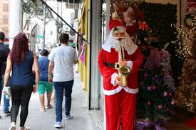 Com Natal e injeção de 13º, varejo paulista terá maior faturamento mensal da história, diz FecomercioSP