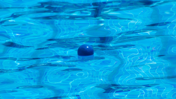 Na véspera de completar um ano, bebê morre afogada ao cair em piscina em Presidente Prudente