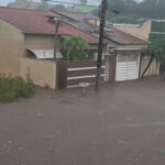 Chuva intensa provoca danos e alagamentos em Lucélia nesta sexta-feira (2)