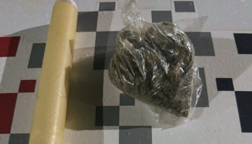 POLÍCIA MILITAR ATENDE OCORRÊNCIA DE VIOLÊNCIA DOMÉSTICA E APREENDE ENTORPECENTE EM PAULICÉIA