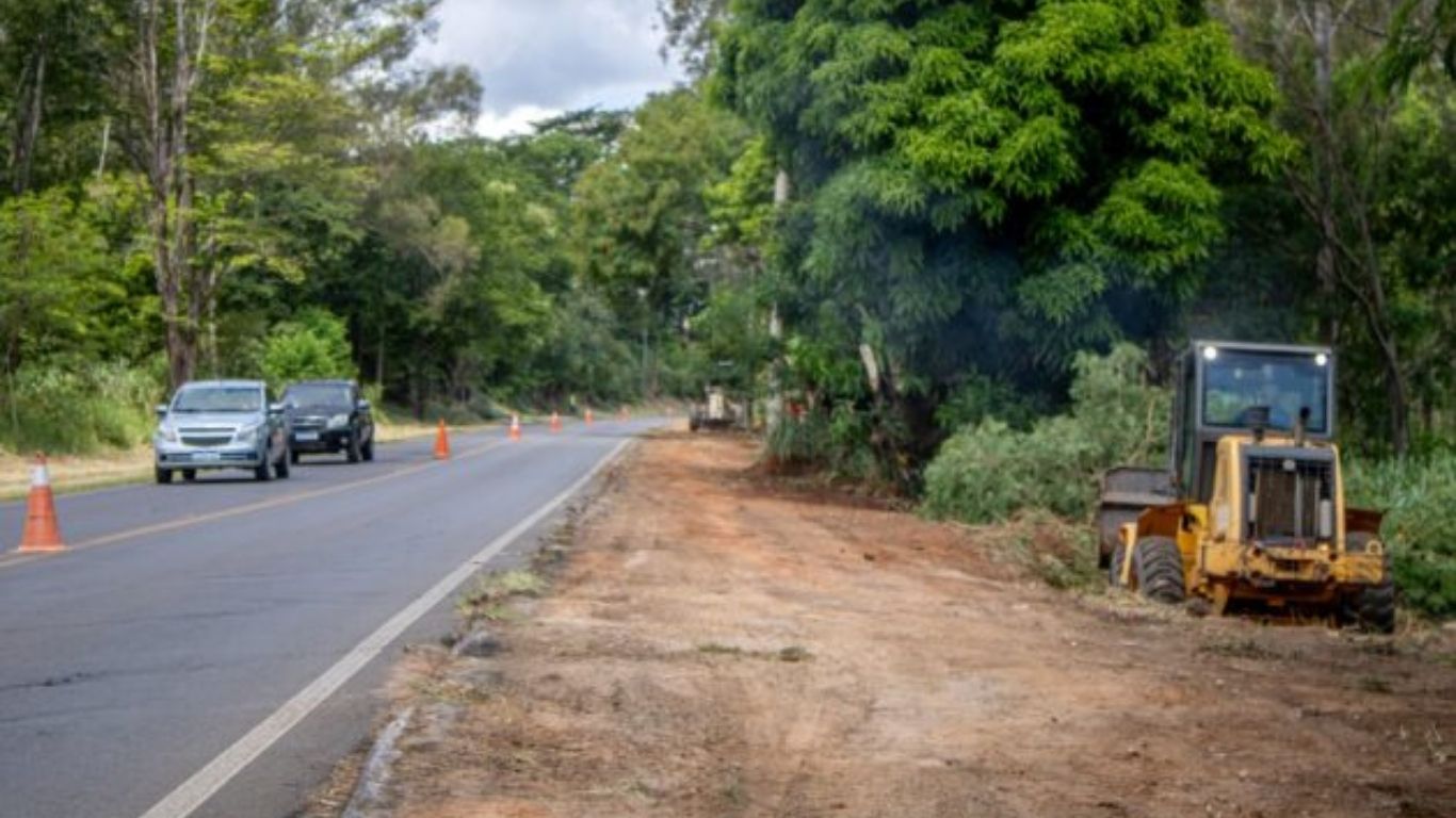 OBRAS DA CICLOVIA ENTRE LUCÉLIA E ADAMANTINA AVANÇAM EM LUCÉLIA E SEGUEM PARADAS EM ADAMANTINA